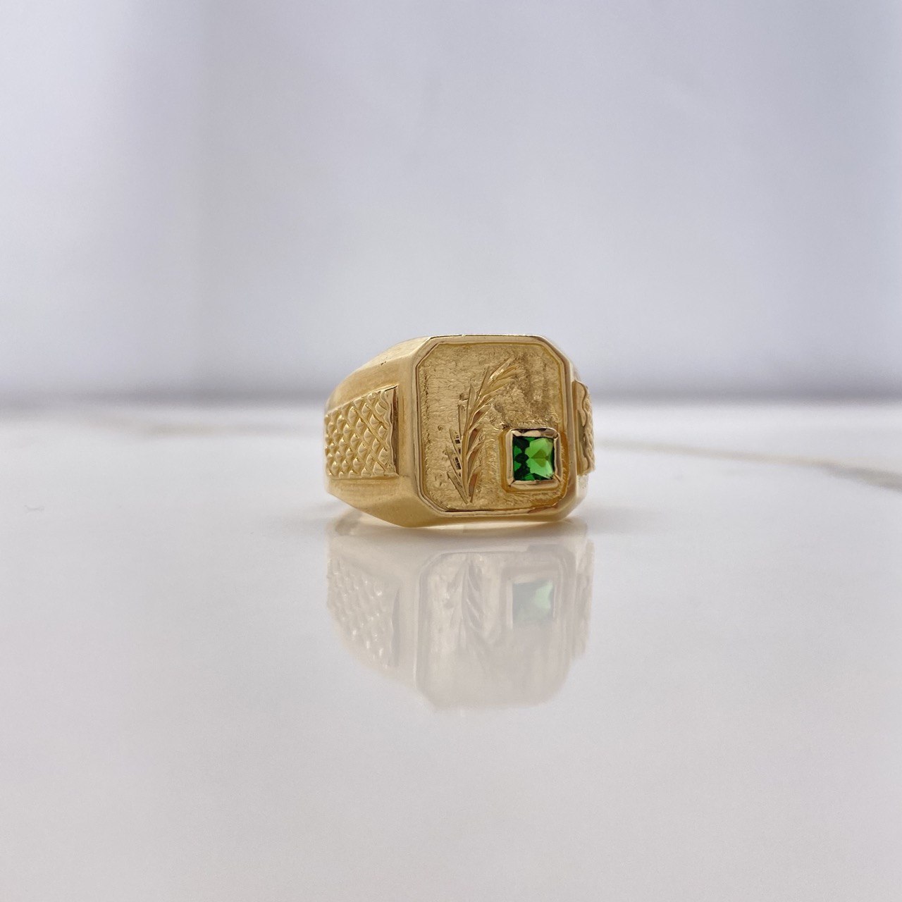 Anillo Sello Espiga 9.4gr / T8 1/2 / Circon Verde   Oro Amarillo $