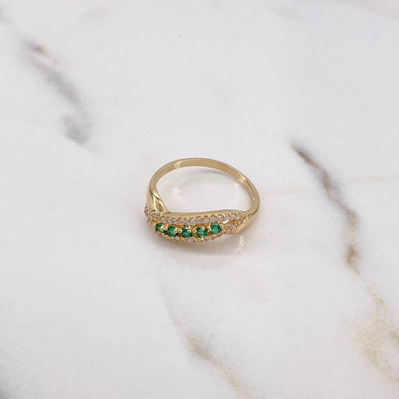 Anillo Banda 2.45gr / T7 / Circones Blancos Verdes Oro Amarillo 18K $