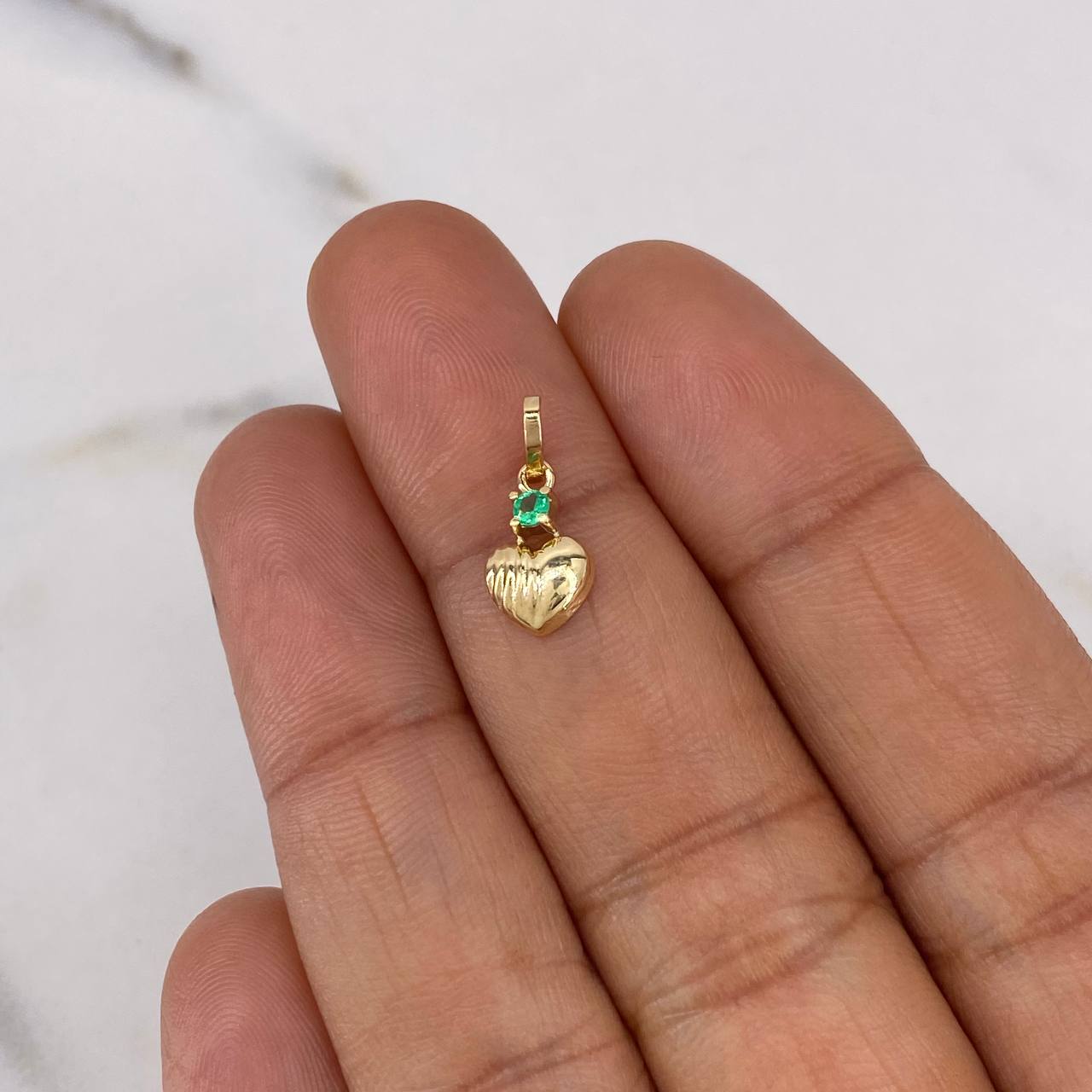 Dije Corazon 0.35gr / 1.4cm / Esmeralda 4pts Oro Amarillo 18K (Joya)