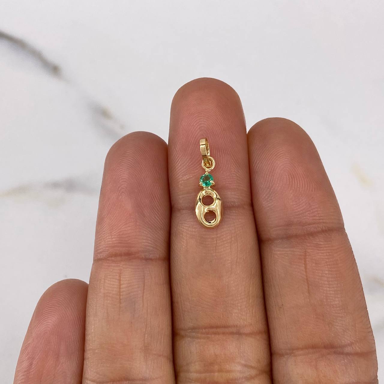 Dije GC 0.25gr / 1.7cm / Esmeralda 10pts Oro Amarillo 18K (Joya) $
