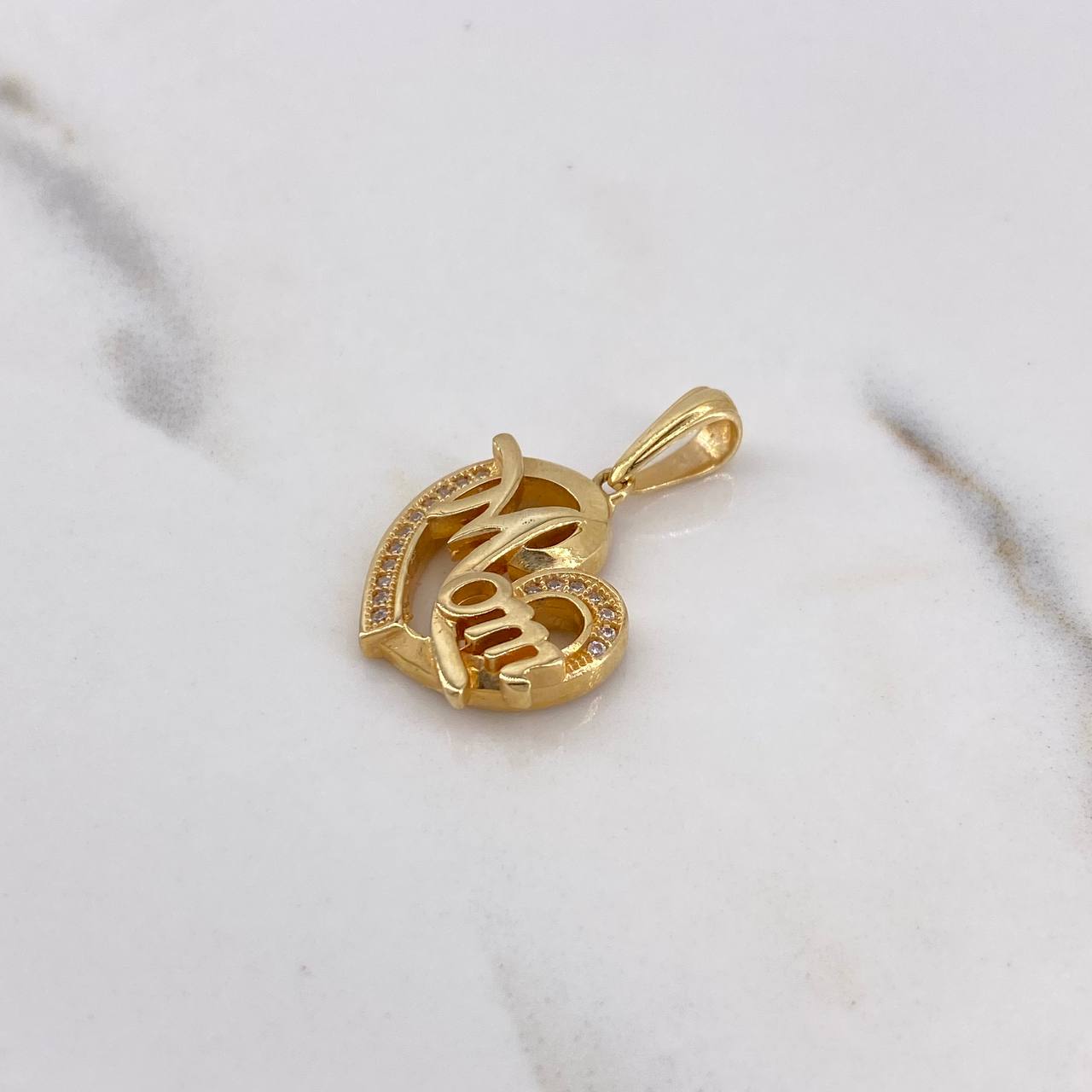 Dije Corazon Mom 4.05gr / 2.6cm / Circones Blancos Oro Amarillo 18K $