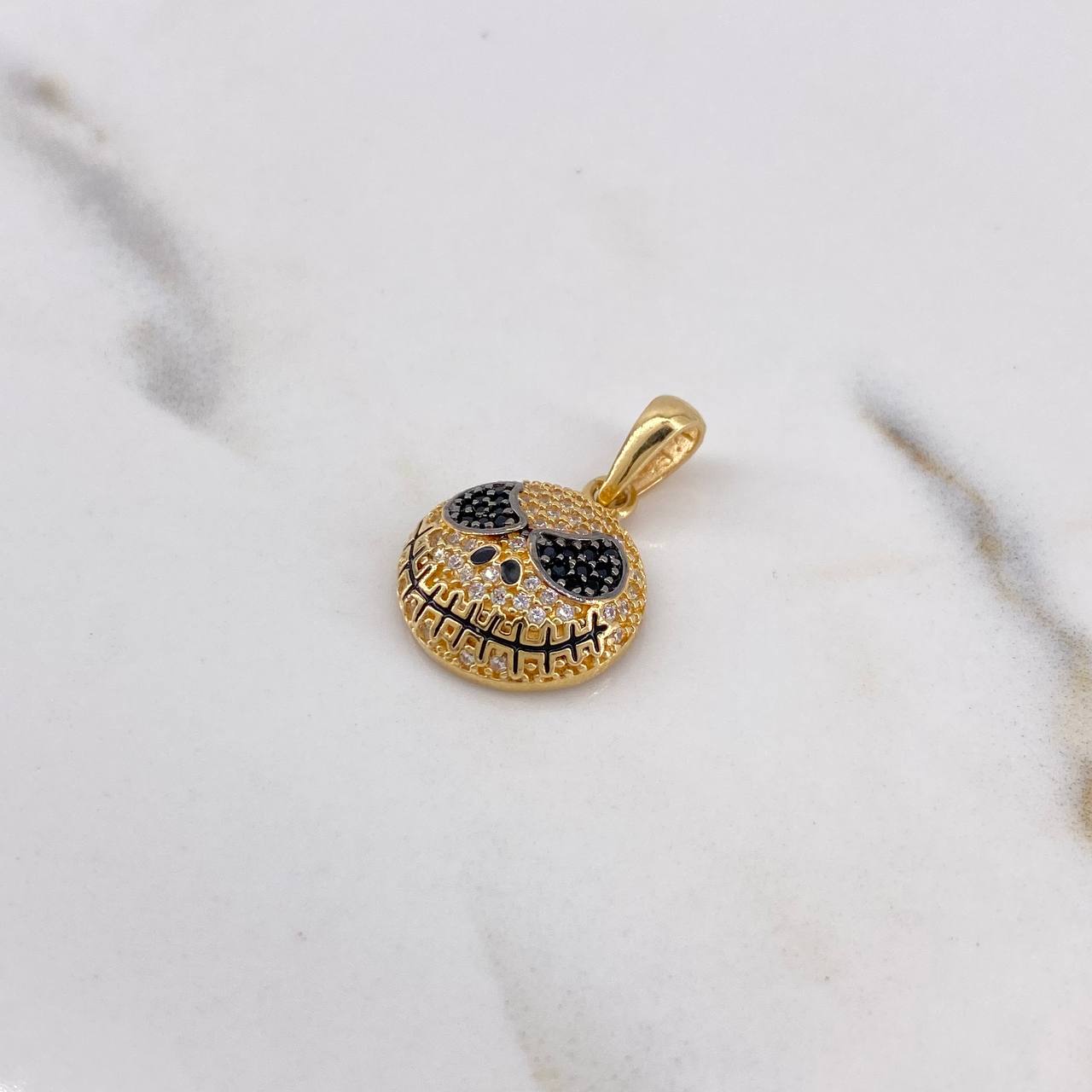 Dije Jack 2.6gr / 2.2cm / Circones Blancos Negros Oro Amarillo 18K #