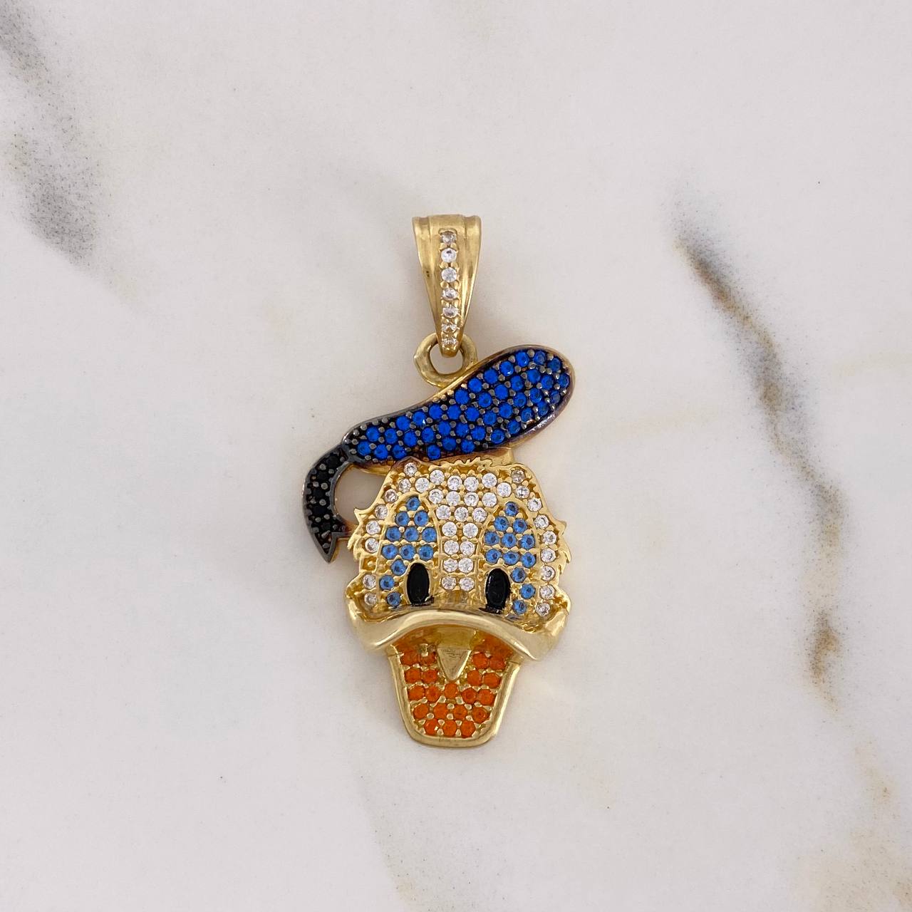 Dije Pato Gorro 7.25gr / 3.5cm / Circones Blancos Negros Azules Naranjas Oro Amarillo 18K $