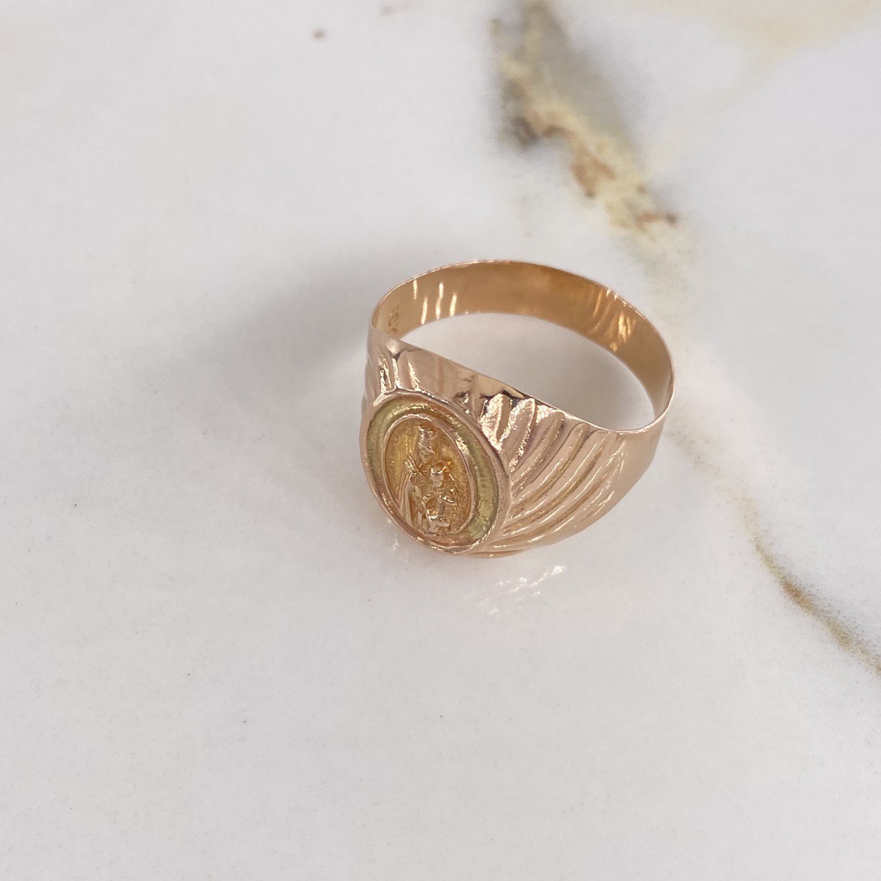 Anillo Sello Virgen del Carmen 3.8gr / T10 3/4 / Dos Oros Amarillo Rosa $