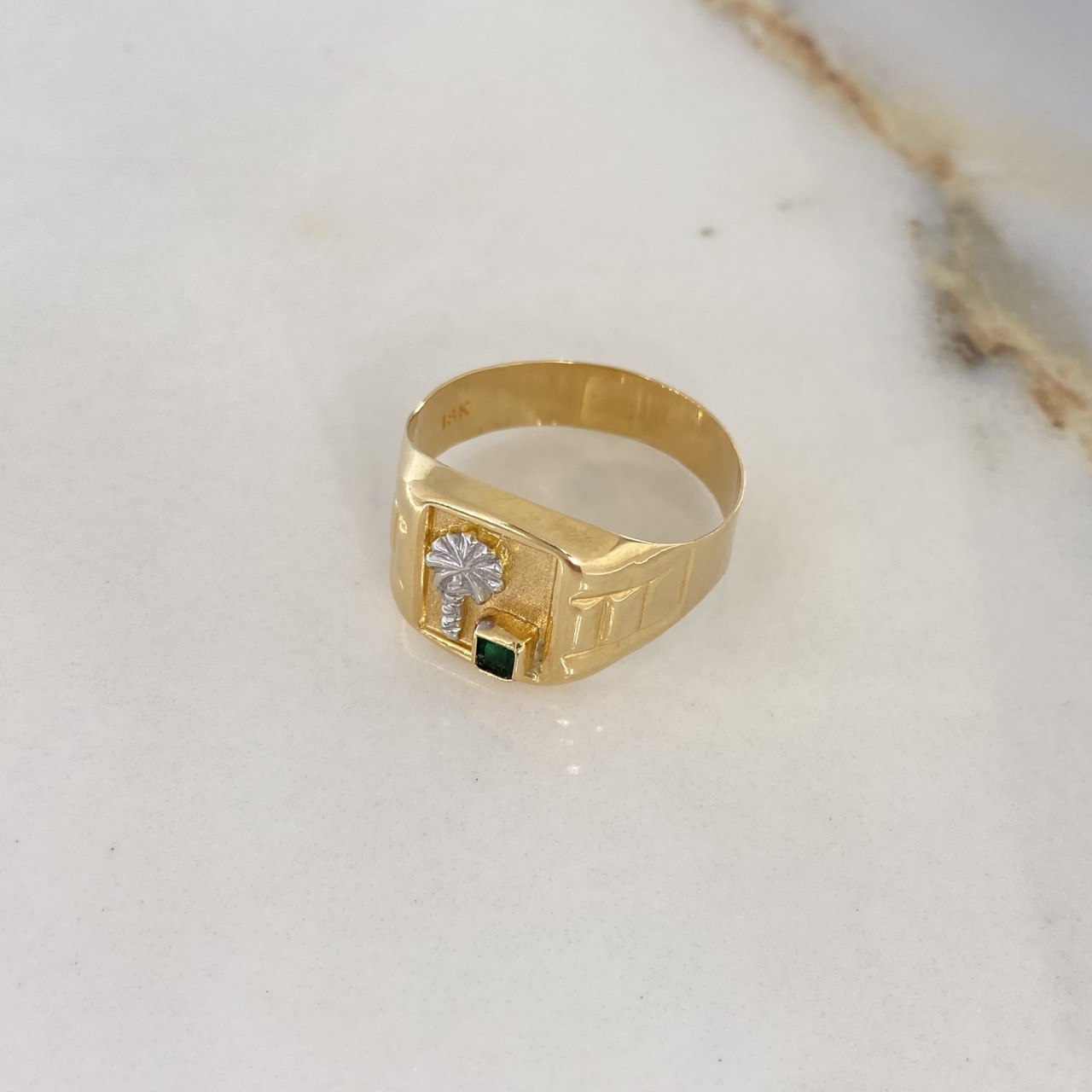 Anillo Sello Palmera 3.35gr / T10 1/4 / Circon Verde Dos Oros Amarillo Blanco $