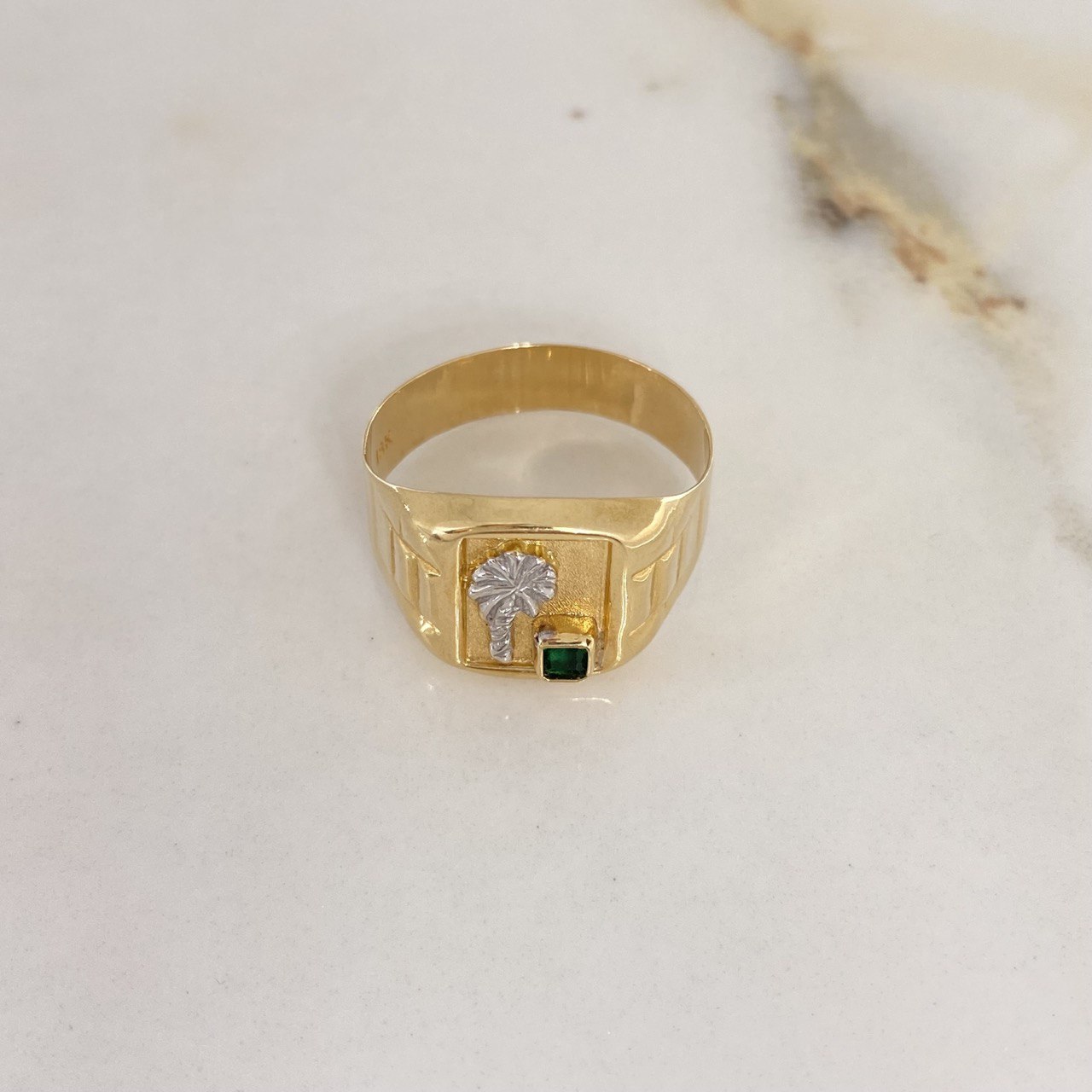 Anillo Sello Palmera 3.35gr / T10 1/4 / Circon Verde Dos Oros Amarillo Blanco $