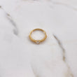 Anillo Solitario Churumbela 2.05gr / T5 3/4 / Circones Blancos Oro Amarillo $