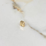 Dije Letra R 0.6gr / 0.7cm / 3D Lisa Oro Amarillo $