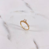 Anillo Solitario Churumbela 2.4gr / T6 1/2 / Circones Blancos Oro Amarillo $