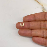 Dije Letra U 0.6gr / 0.7cm / 3D Lisa Oro Amarillo $