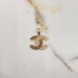 Dije Ola Cruzada 3.5gr / 2.5cm / Circones Blancos Negros Oro Amarillo $