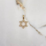 Dije Estrella David 1.75gr / 2.5cm / Silueta Circones Blancos Oro Amarillo $