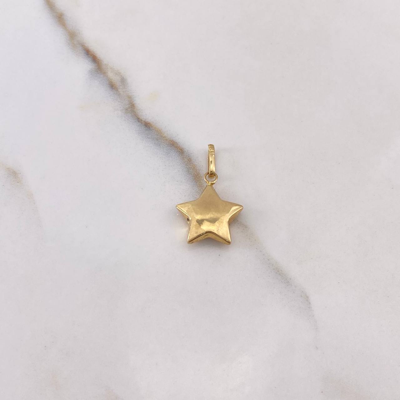 Dije Estrella 0.9gr / 2.2cm / Soplado Oro Amarillo $