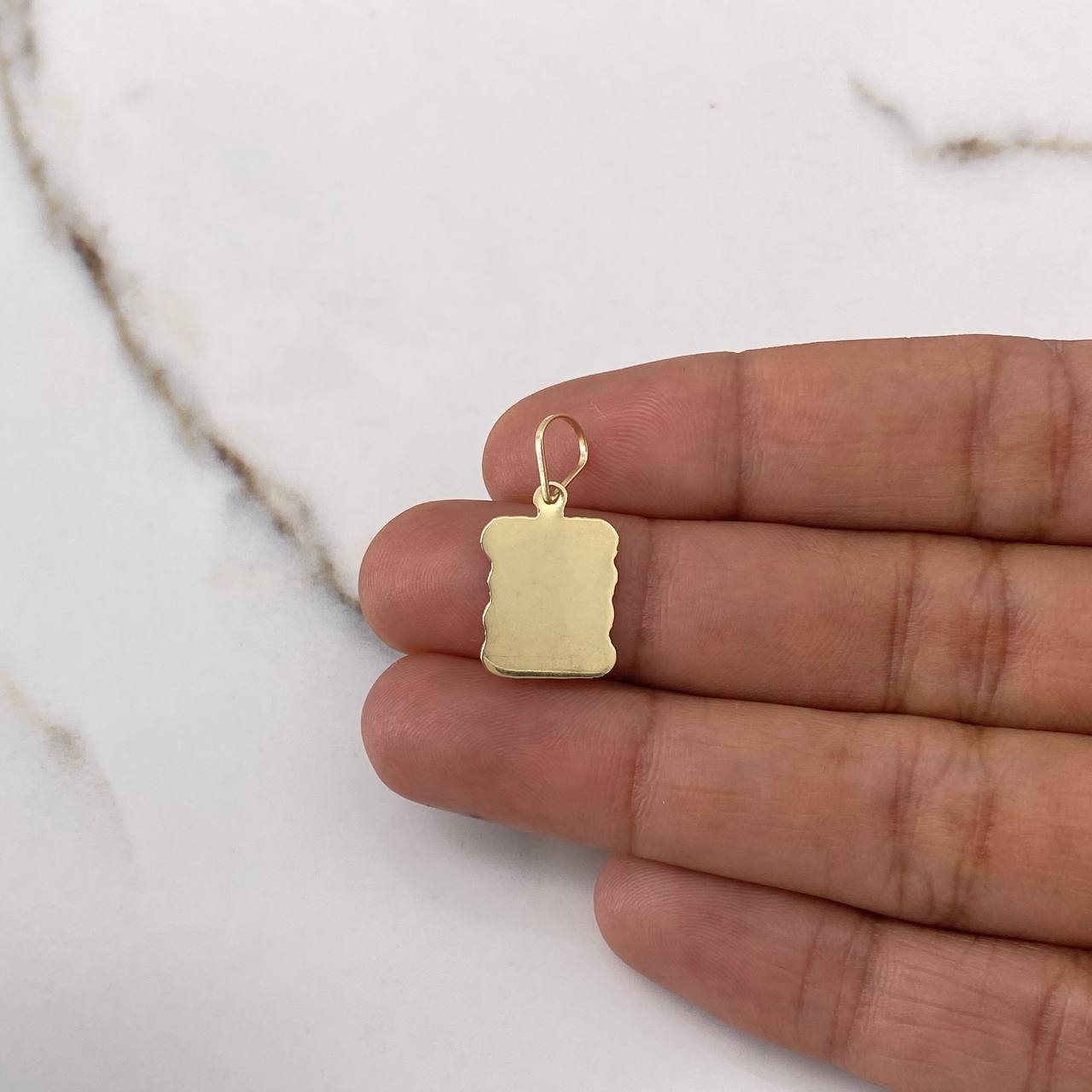 Dije Placa Pergamino 0.85gr / 2.3cm / 10.3mm*10.2mm Liso Oro Amarillo