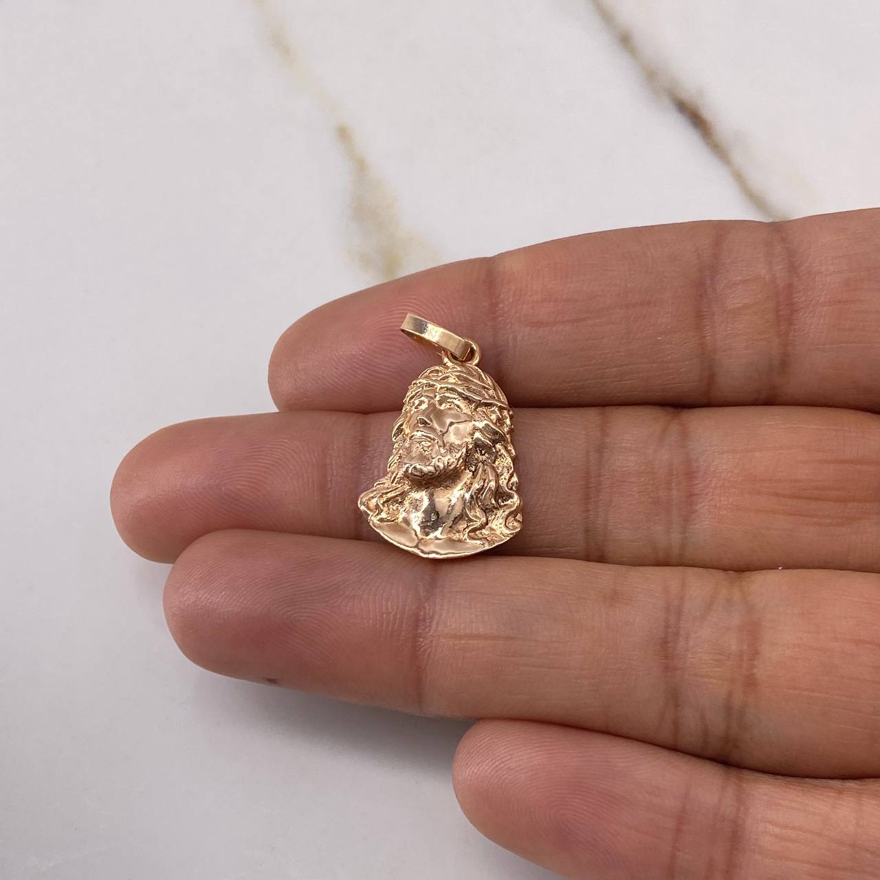 Dije Rostro de Cristo 2.9gr / 2.5cm / Liso Oro Rosa $