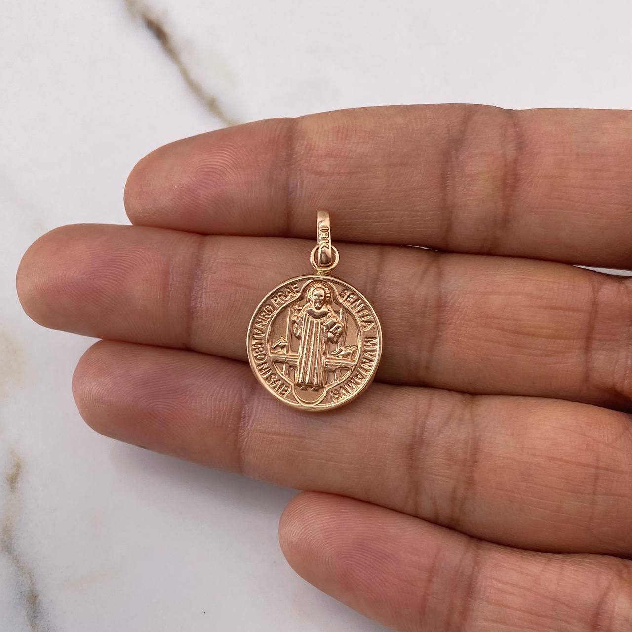 Dije San Benito 1.25gr / 2.6cm / Troquelado Oro Rosa $