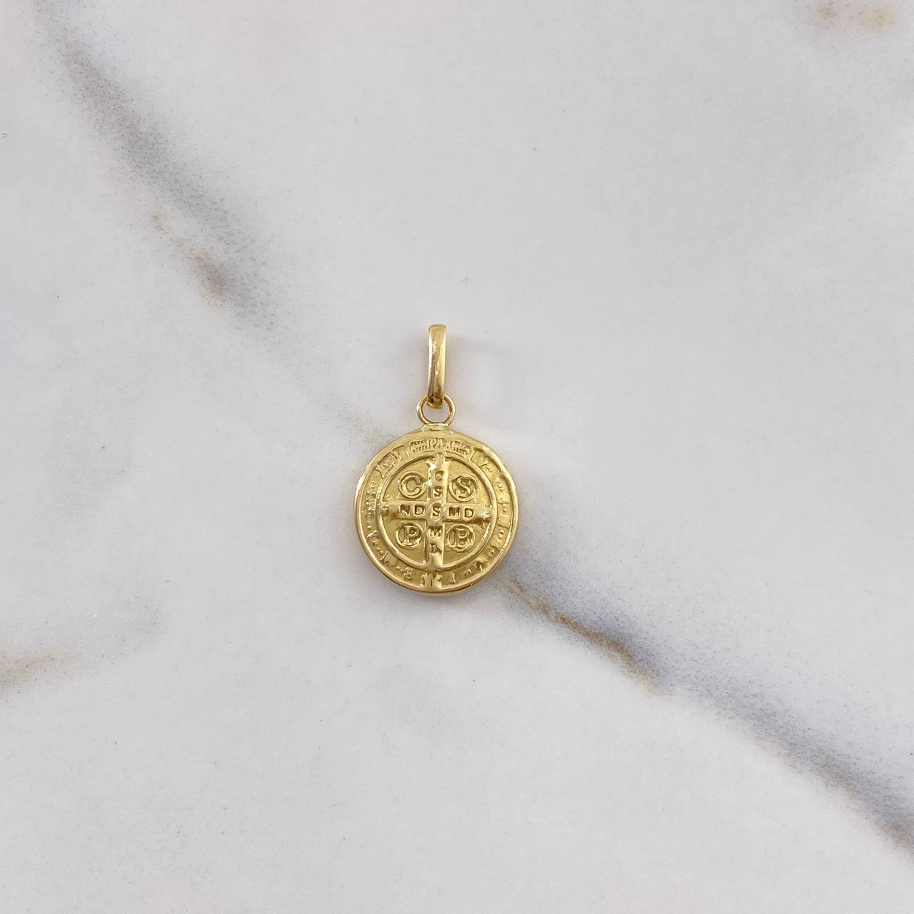 Dije San Benito 1.3gr / 2.2cm / Troquelado Oro Amarillo $