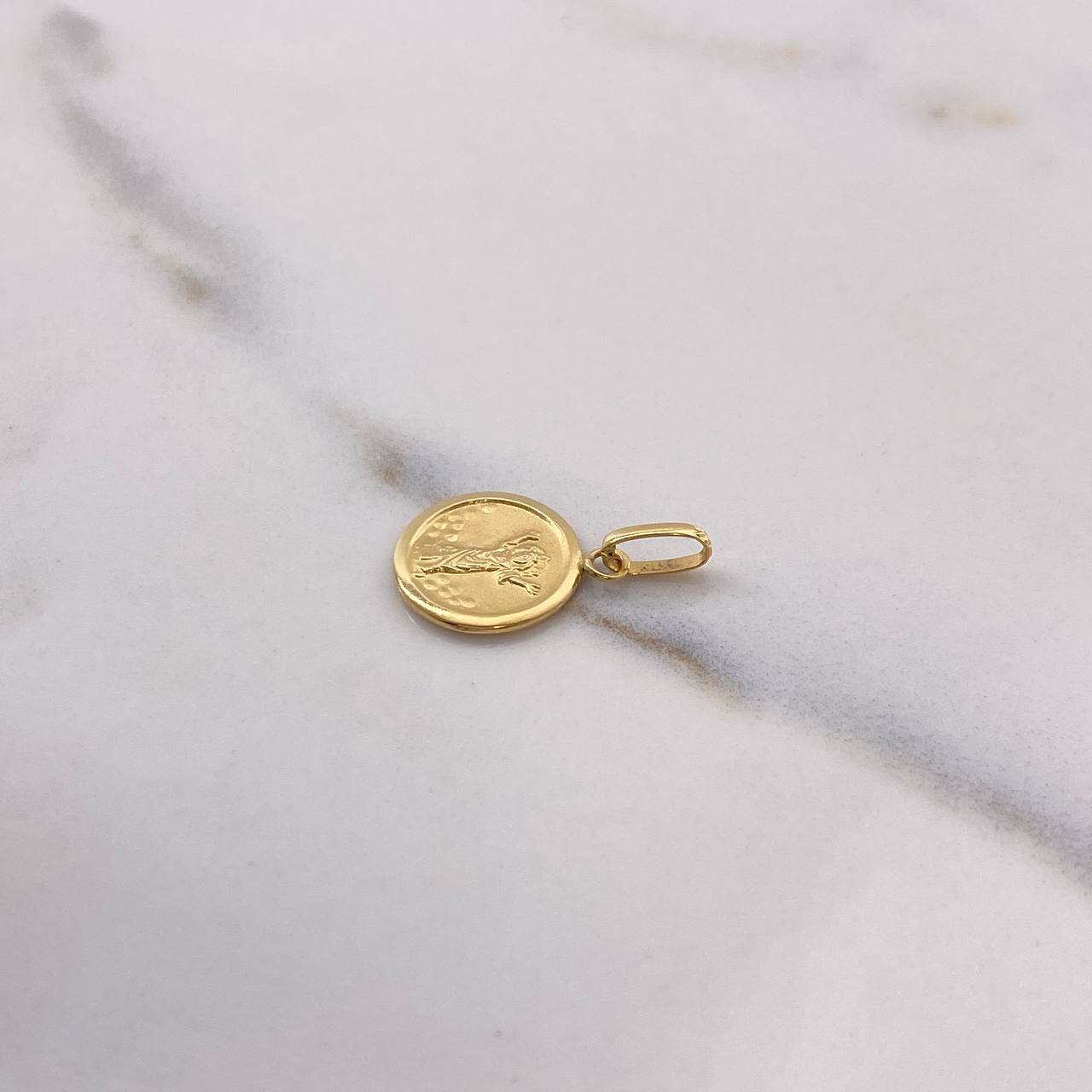 Dije Medalla Divino Niño 0.55gr / 1.9cm / Liso Oro Amarillo $