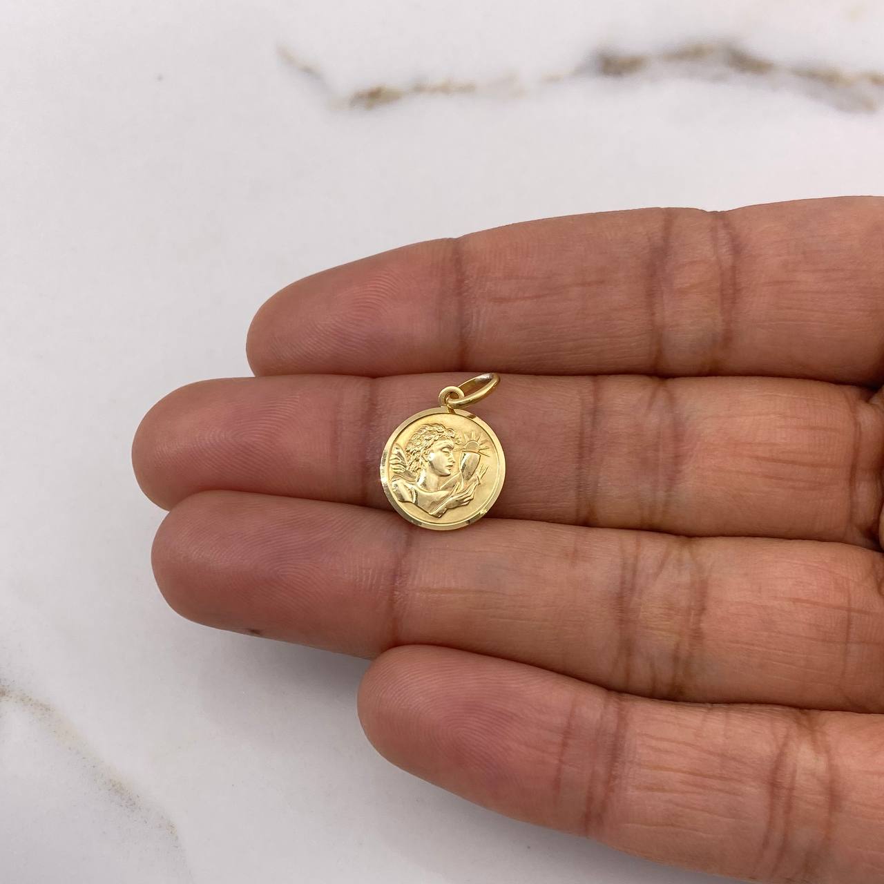 Dije Medalla Angel 1.3gr / 1.8cm / Liso Oro Amarillo $