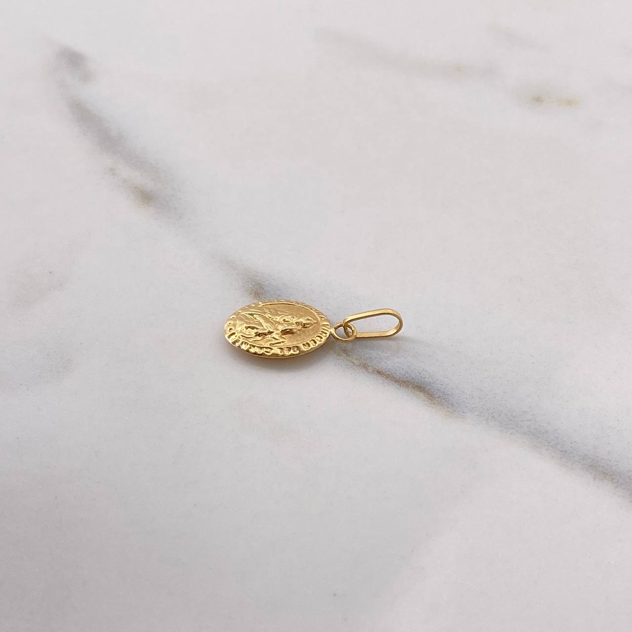 Dije Virgen del Carmen 0.45gr / 2cm / Troquelado Oro Amarillo $