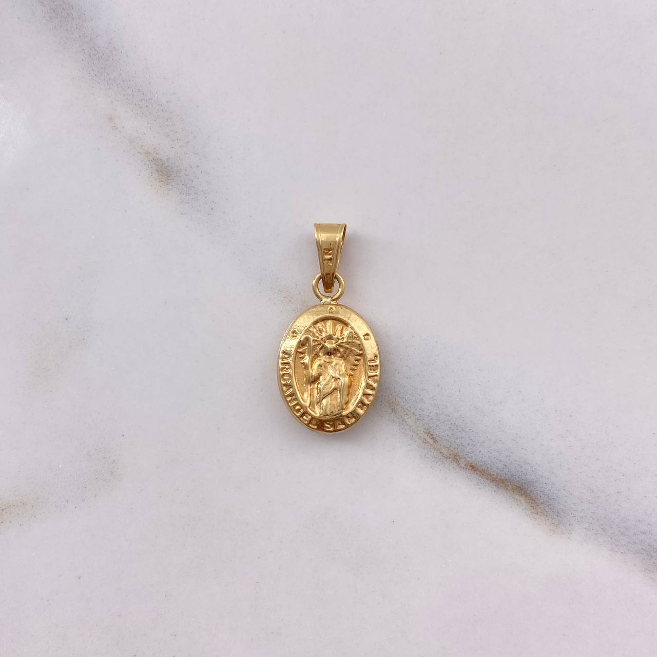 Dije Arcángel San Rafael 0.55gr / 2cm / Troquelado Oro Amarillo $