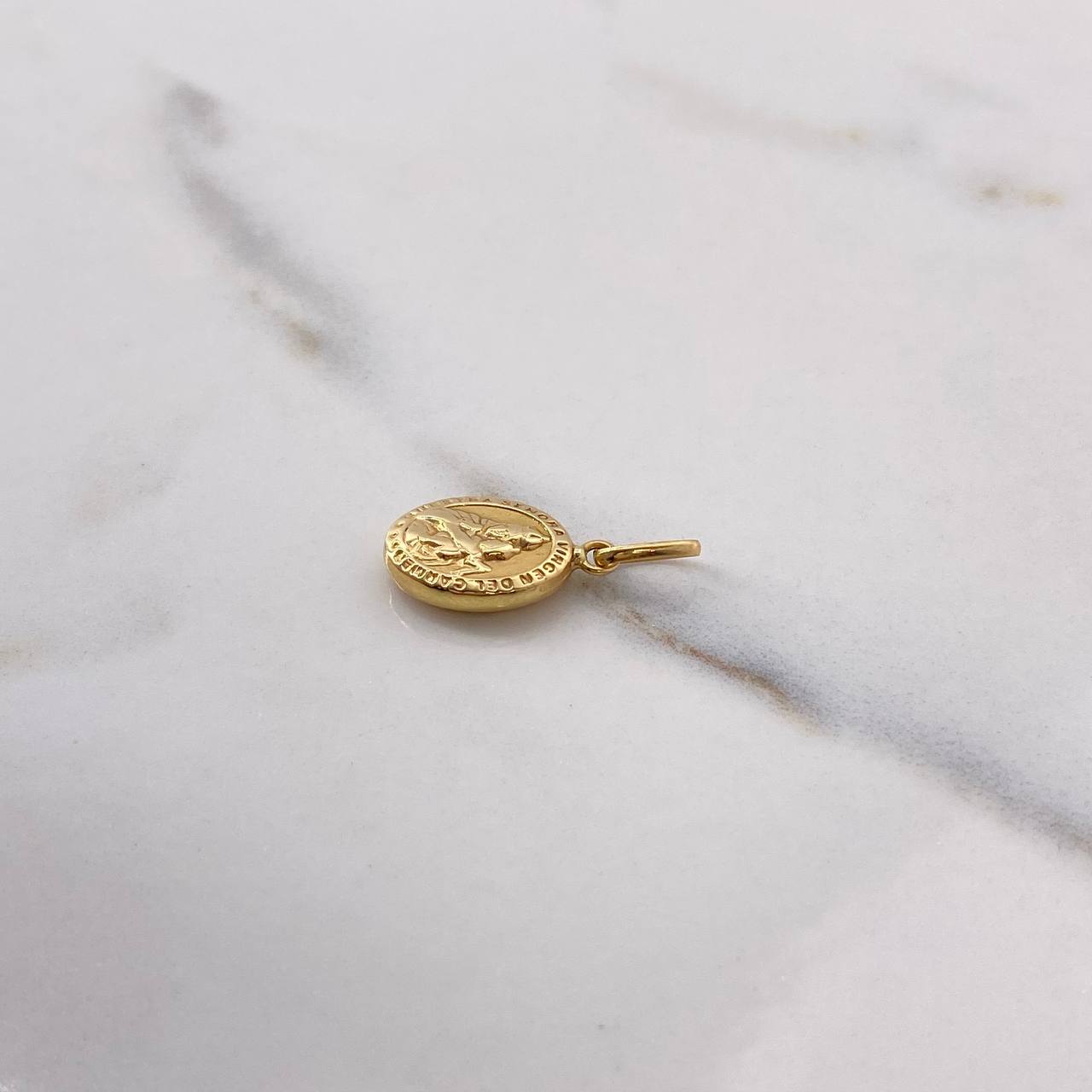 Dije Virgen del Carmen 0.8gr / 2cm / Soplado Oro Amarillo $