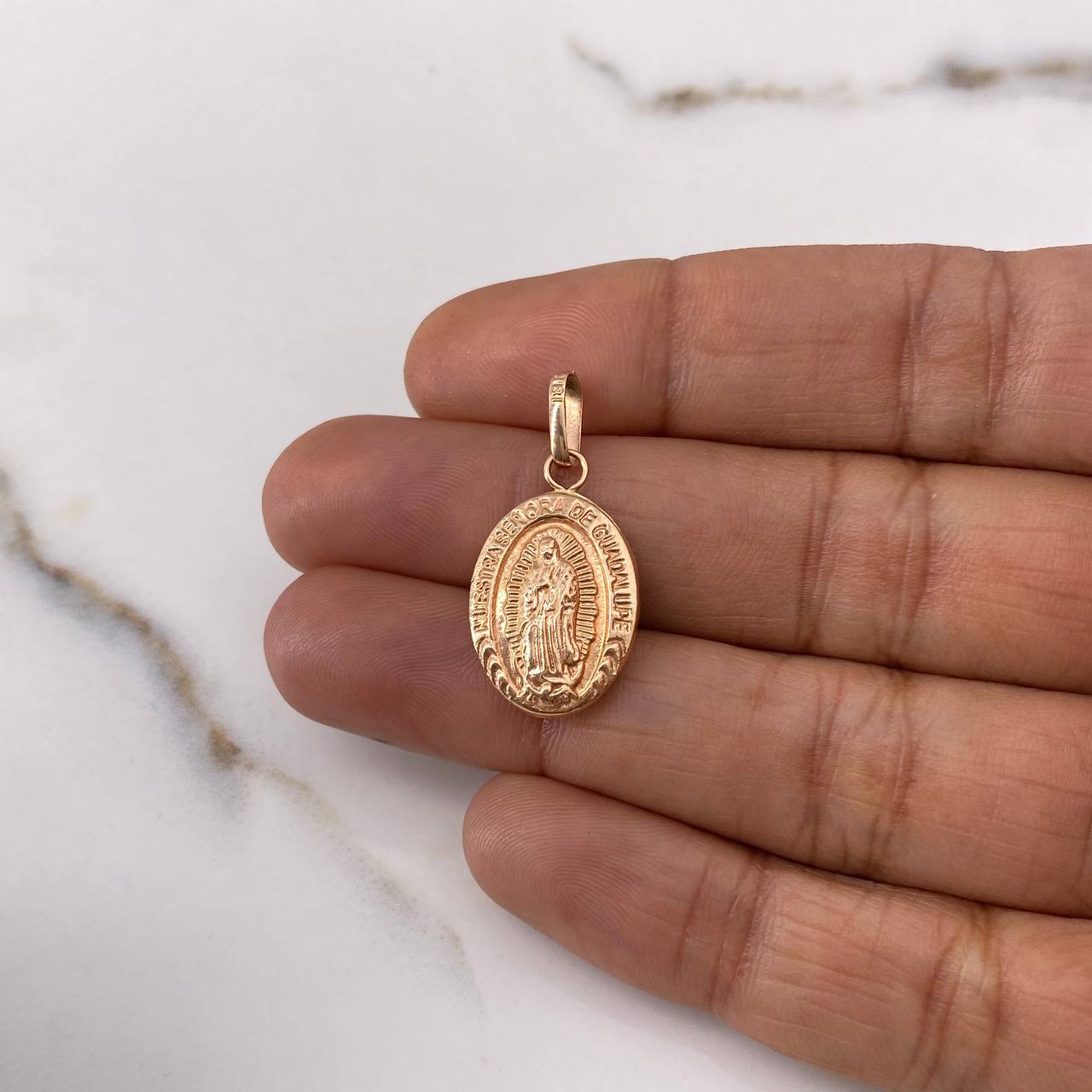 Dije Virgen de Guadalupe 0.9gr / 2.9cm / Troquelado Oro Rosa $