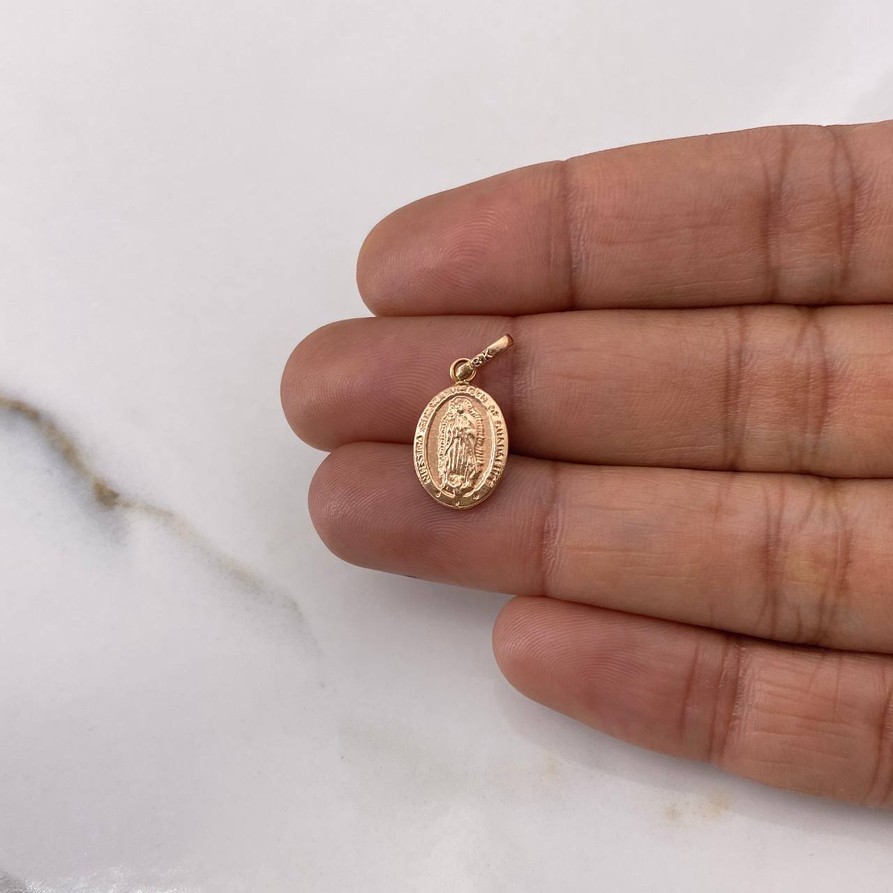 Dije Virgen de Guadalupe 0.5gr / 2cm / Troquelado Oro Rosa $