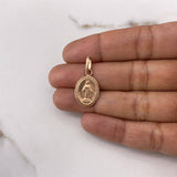 Dije Virgen Milagrosa 0.8gr / 2.6cm / Plano Troquelado Oro Rosa $
