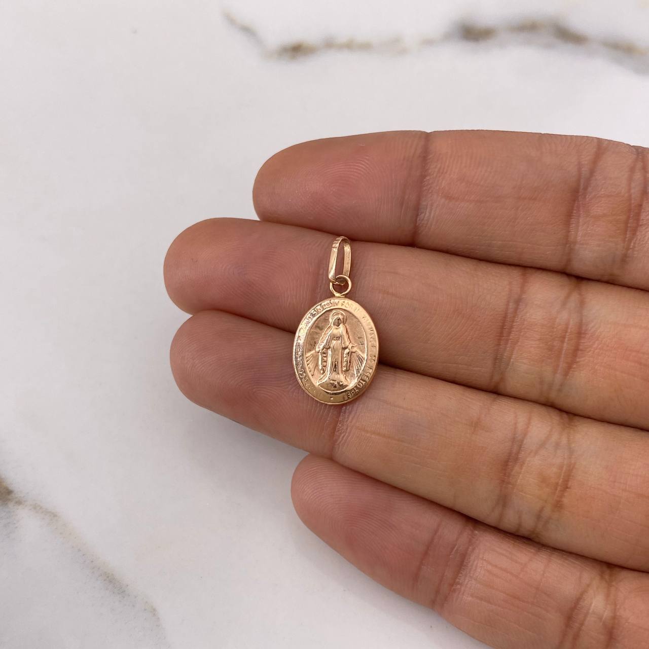 Dije Virgen Milagrosa 0.6gr / 2cm / Plano Troquelado Oro Rosa $