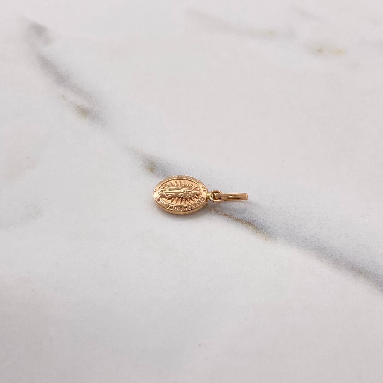 Dije Virgen de Guadalupe 0.4gr / 1.8cm / Troquelado Oro Rosa $