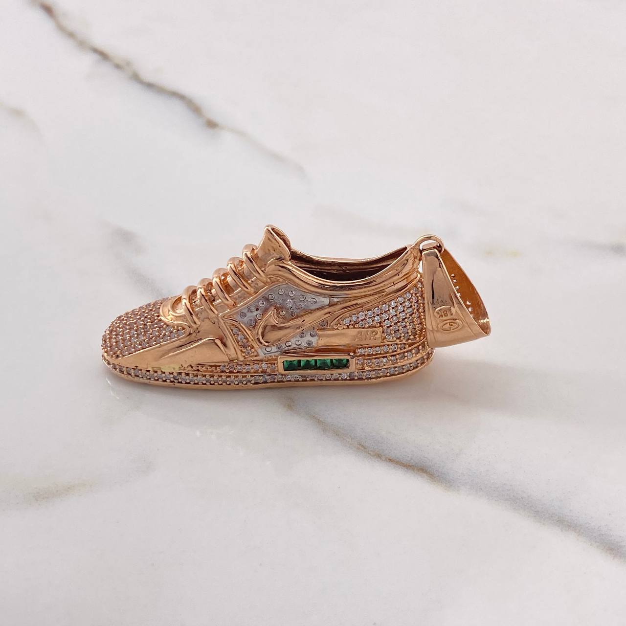 Dije Tenis Chulo 34.8gr / 7cm / Circones Blancos Verdes Dos Oros Blanco Rosa $