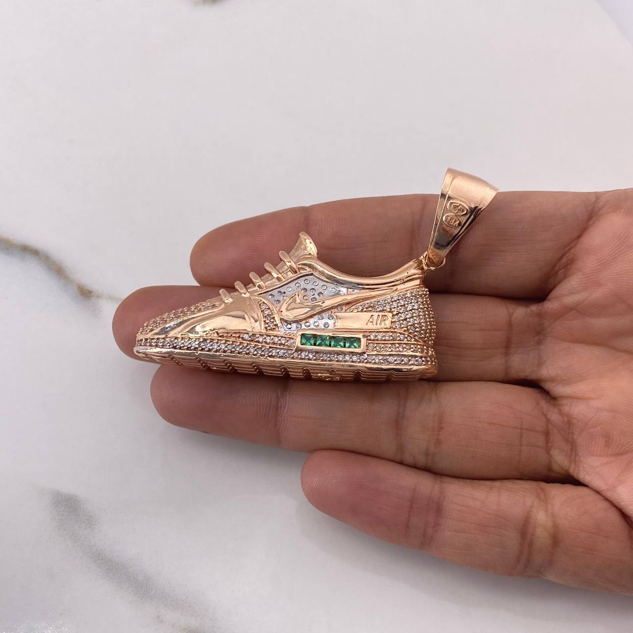 Dije Tenis Chulo 34.8gr / 7cm / Circones Blancos Verdes Dos Oros Blanco Rosa $
