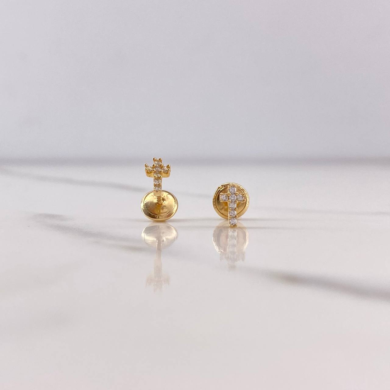 Topos Cruz 0.65gr / 6mm / Circones Blancos Oro Amarillo $