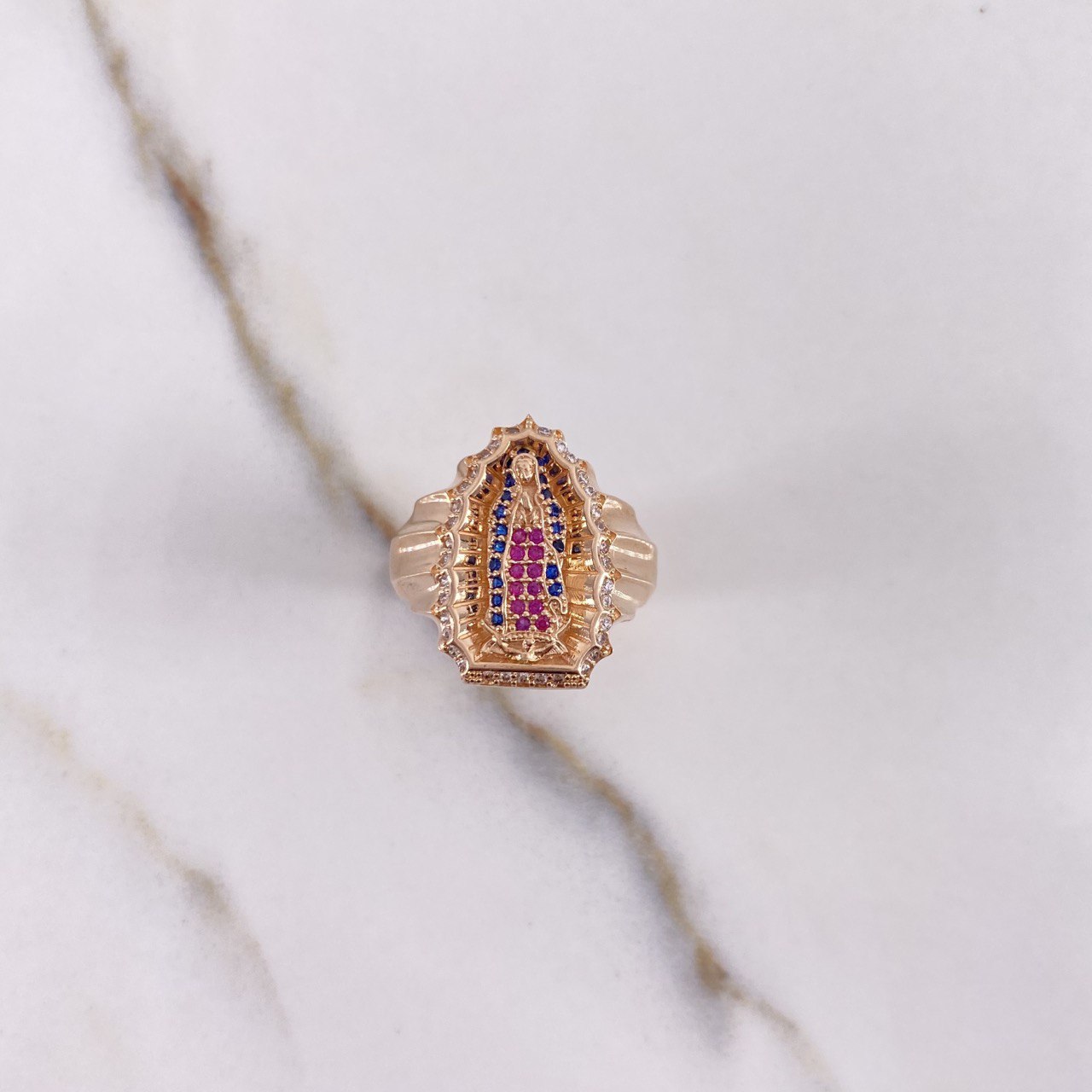 Anillo Virgen de Guadalupe Silueta 7.2gr / T7 3/4 / Circones Blancos Azules Fucsias Oro Rosa $