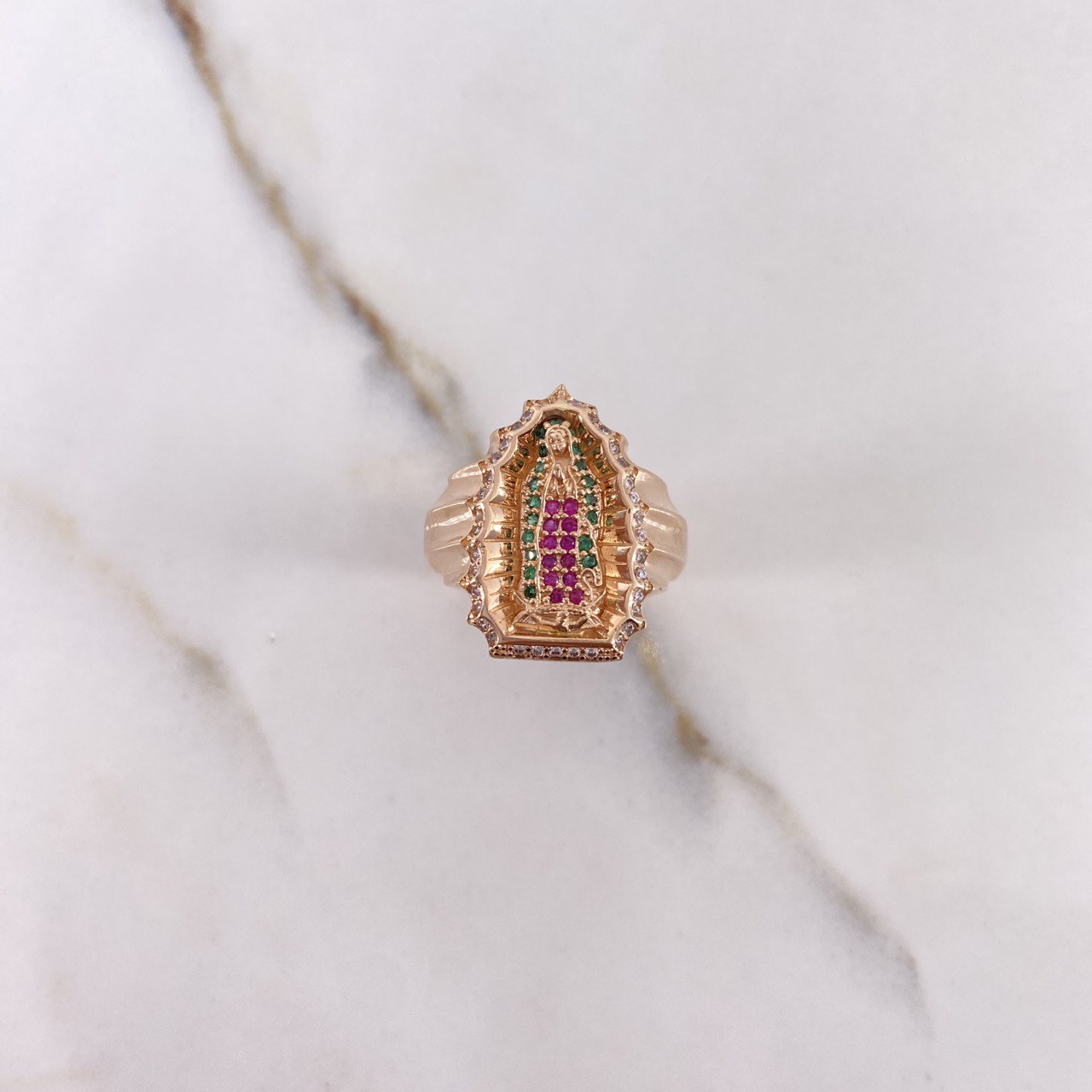 Anillo Virgen de Guadalupe Silueta 6.9gr / T7 3/4 / Circones Blancos Verdes Fucsias Oro Rosa $