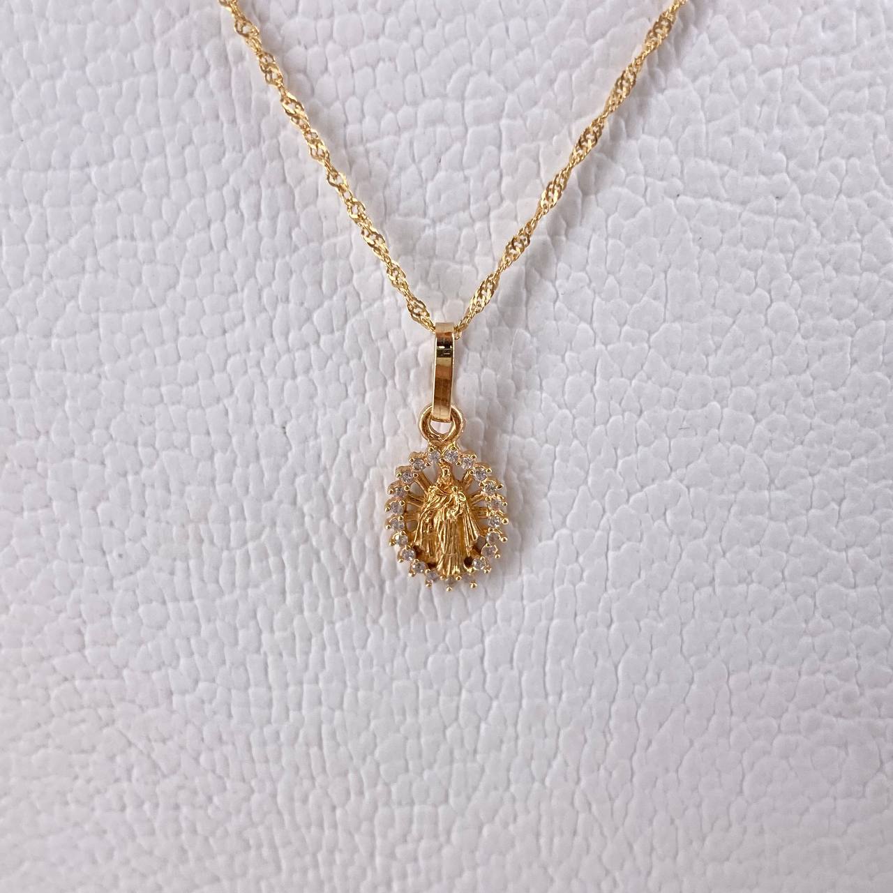 Cadena Singapur 0.9gr / 50cm + Dije Virgen Del Carmen Circones Blancos 0.65gr / 1.6cm / Oro Amarillo (Oferta) $