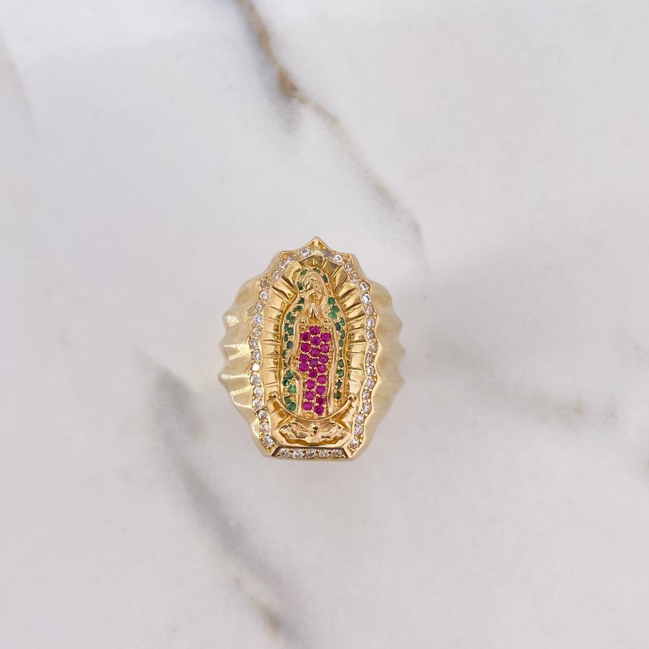 Anillo Virgen de Guadalupe 11.05gr / T9 3/4 / Circones Blancos Verdes Fucsias Oro Amarillo $