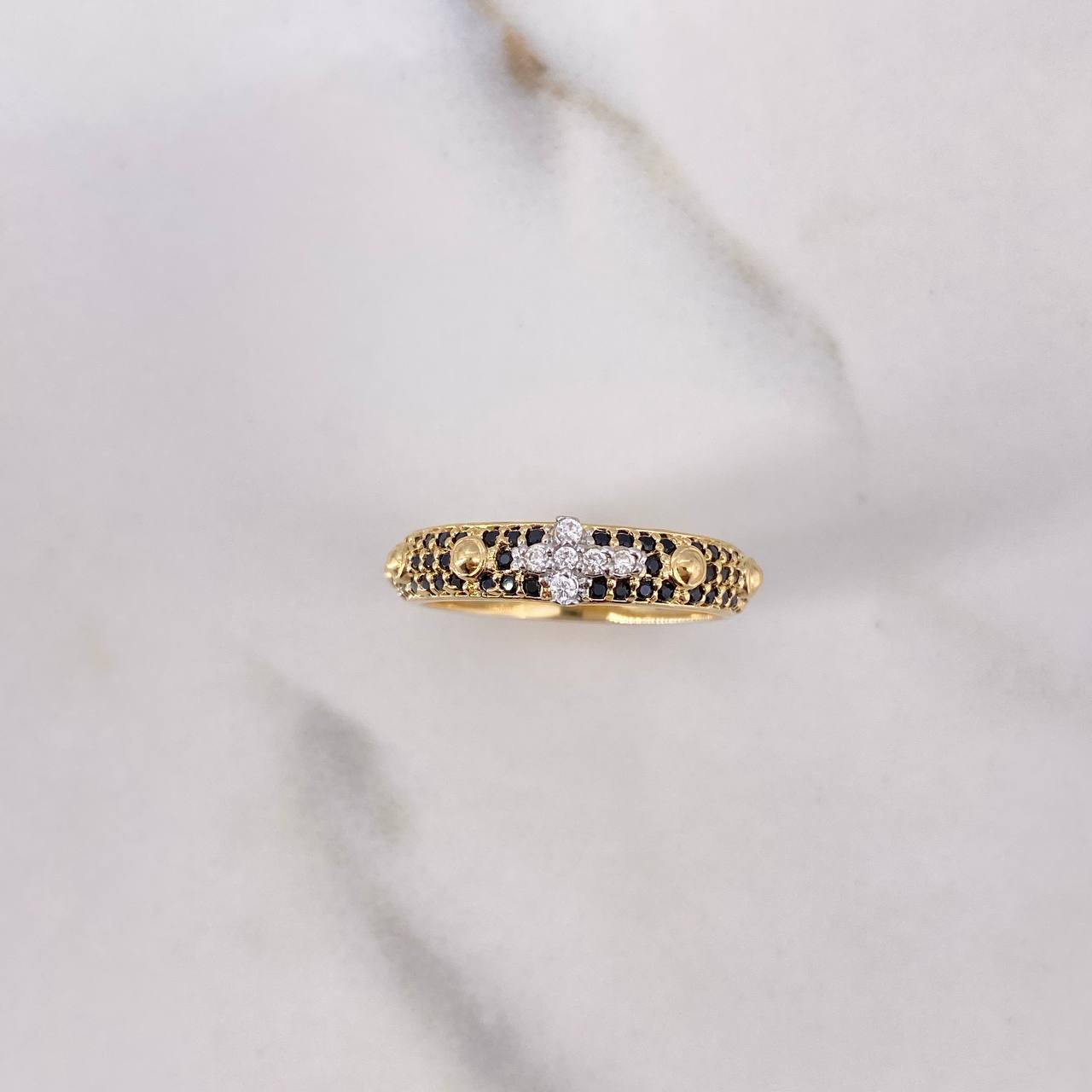 Anillo Puntos Cruz 3.65gr / T6 1/2 / Circones Negros Blancos Oro Amarillo $