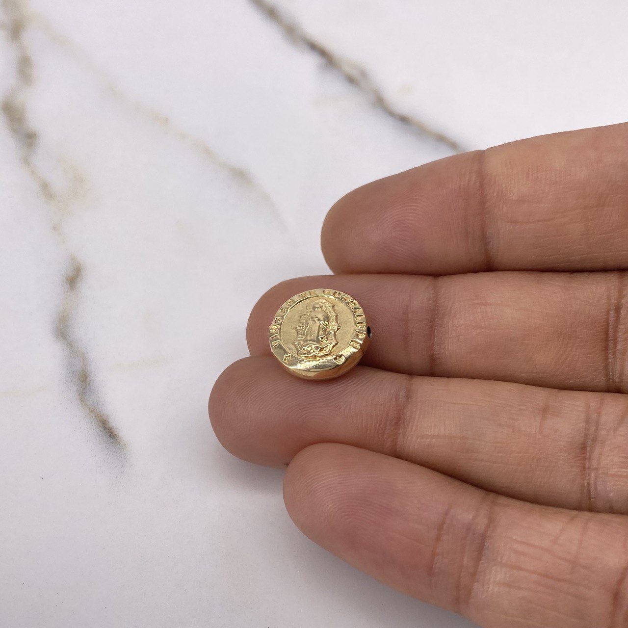 Herraje Virgen de Guadalupe Tambor 0.75gr / 1.2cm / Troquelado Oro Amarillo $