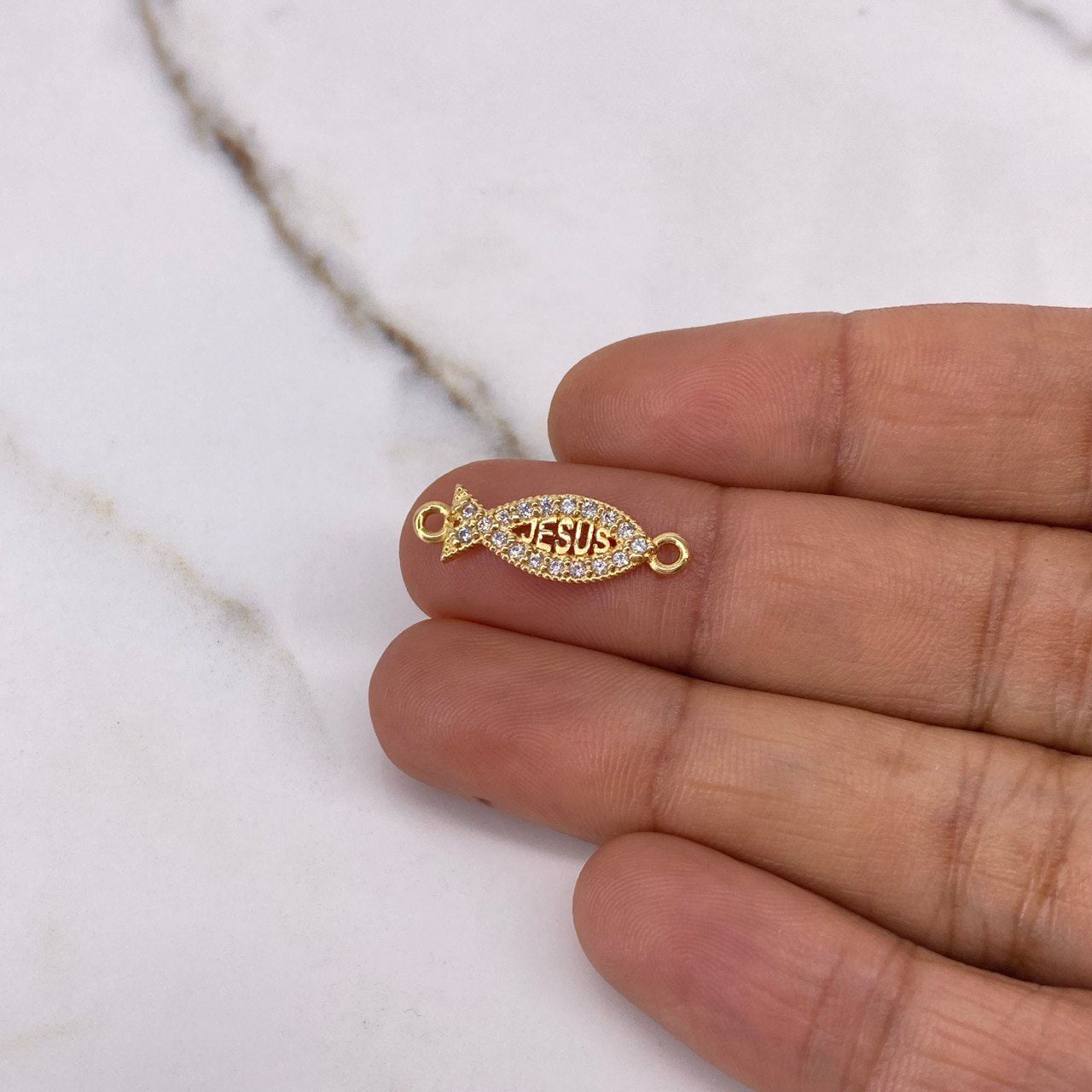 Herraje Pez Jesús 1.25gr / 2.2cm / Circones Blancos Oro Amarillo $