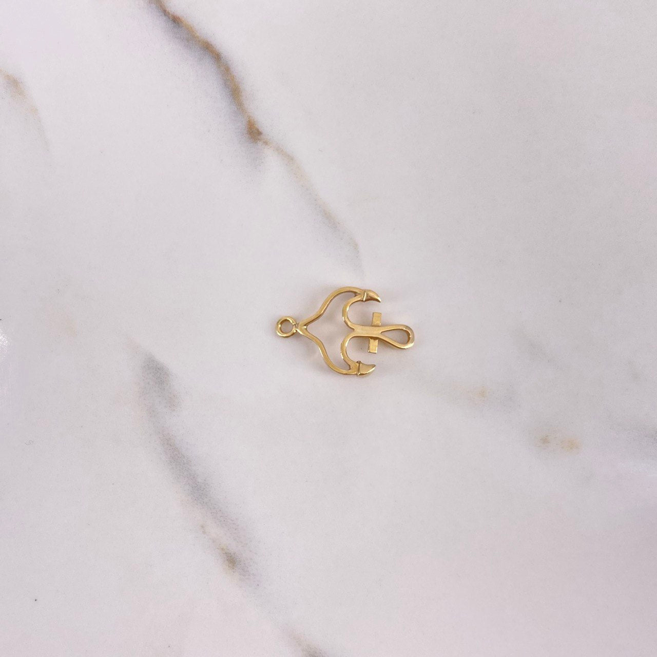Herraje Ancla 1.7gr / 2.4cm / Liso Oro Amarillo $