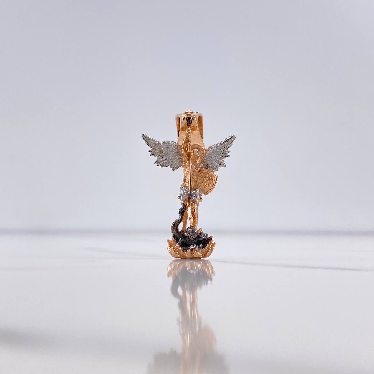 Dije San Miguel Arcangel 5.05gr / 3.8cm / Dos Oros Blanco Rosa $