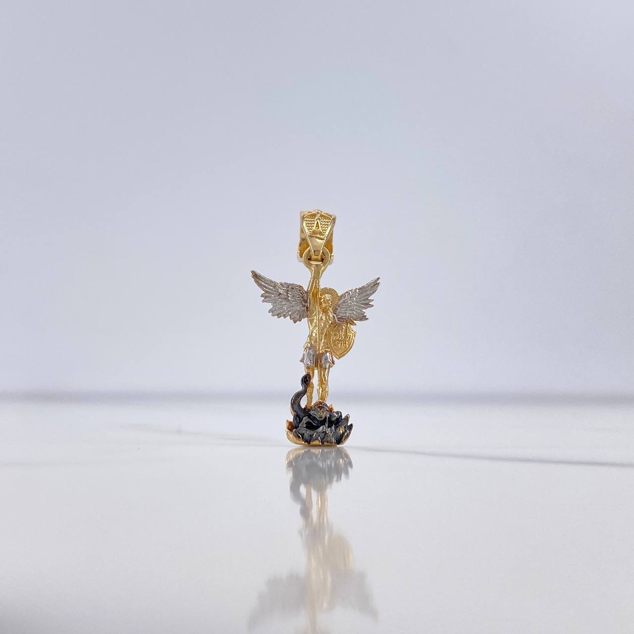 Dije San Miguel Arcangel 2.35gr / 2.9cm / Dos Oros Amarillo Blanco &