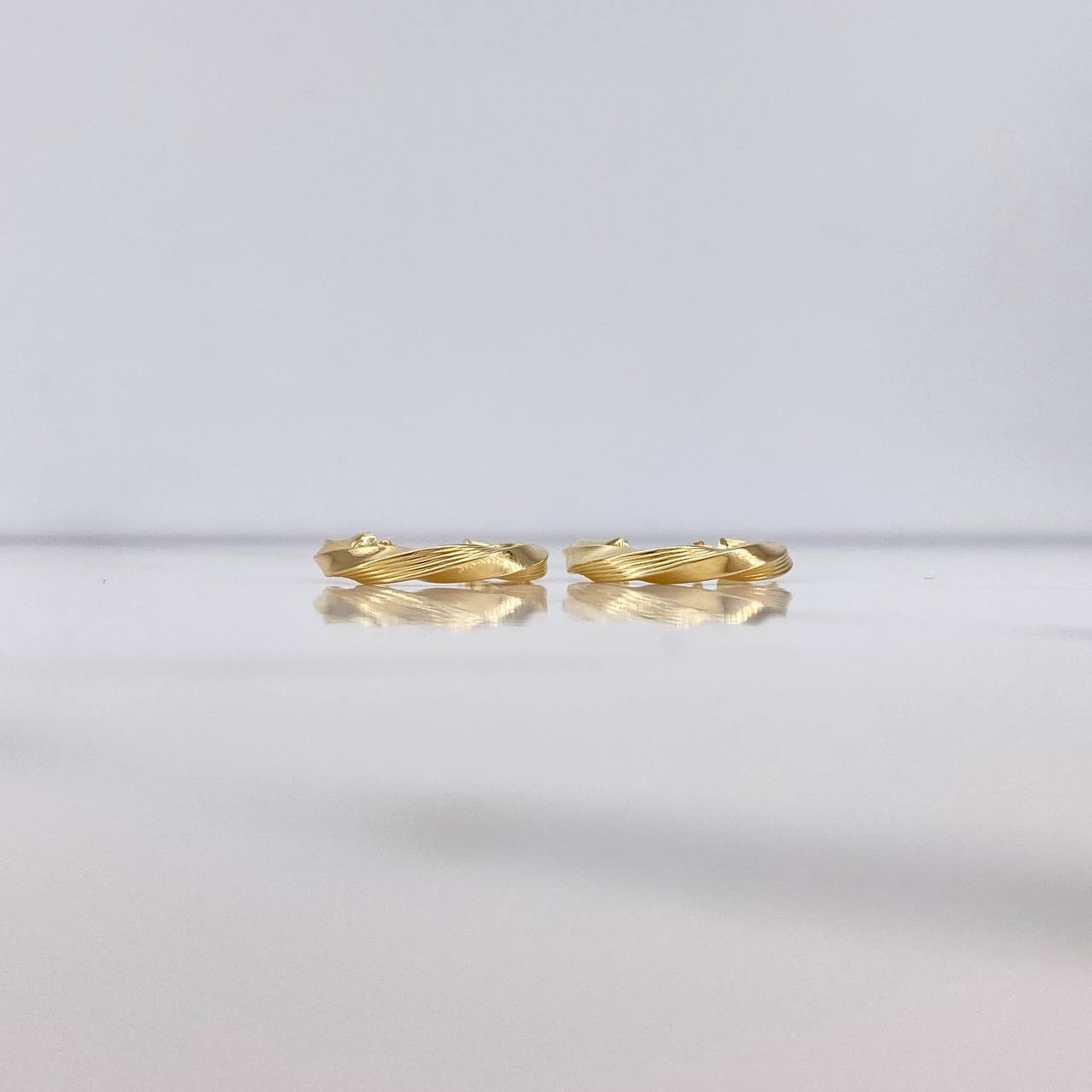 Candongas Mai 2.25gr / 2.2cm / Rayadas Oro Amarillo &