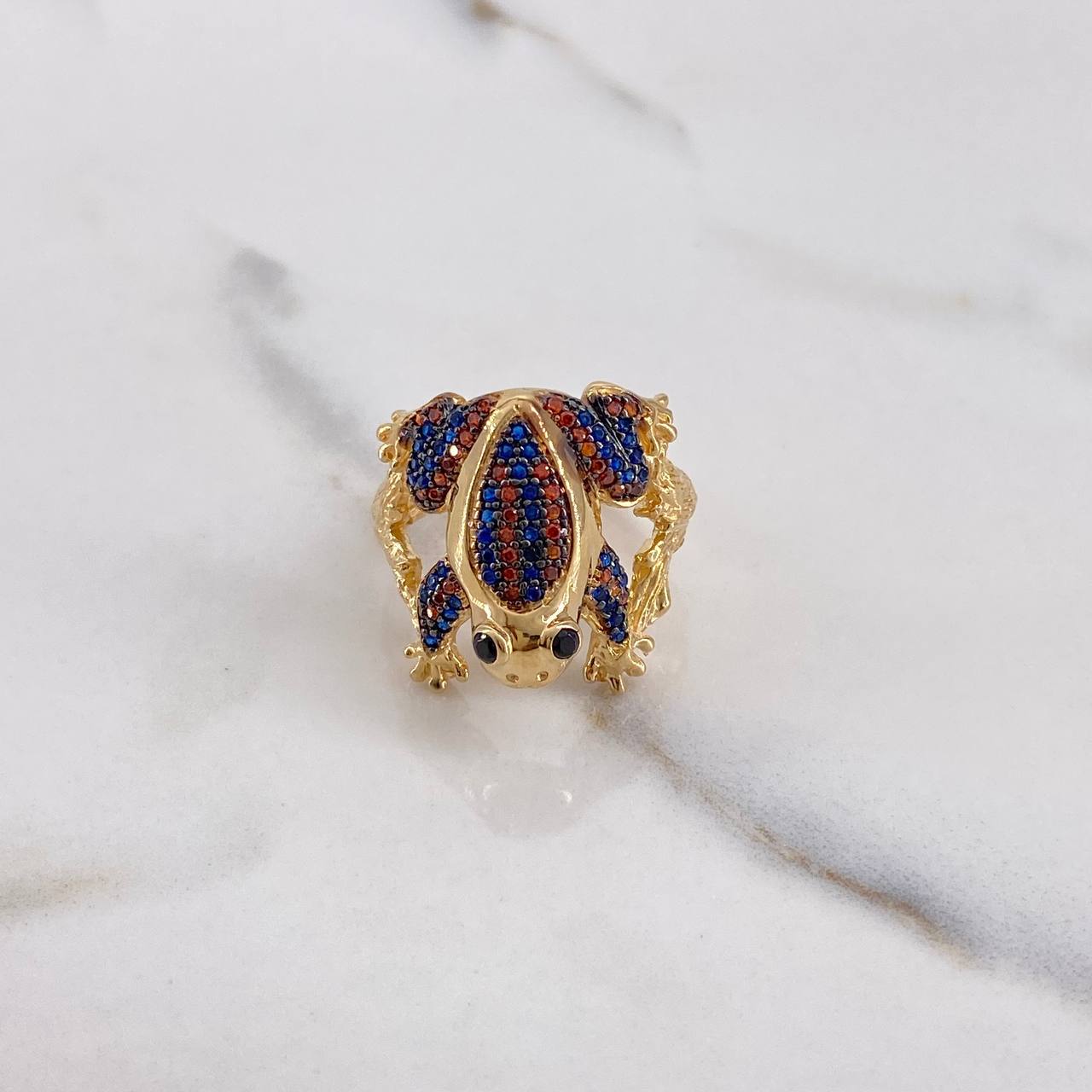 Anillo Rana 8.6gr / T6 1/2 / Circones Azules Naranjas Negros Oro Amarillo $