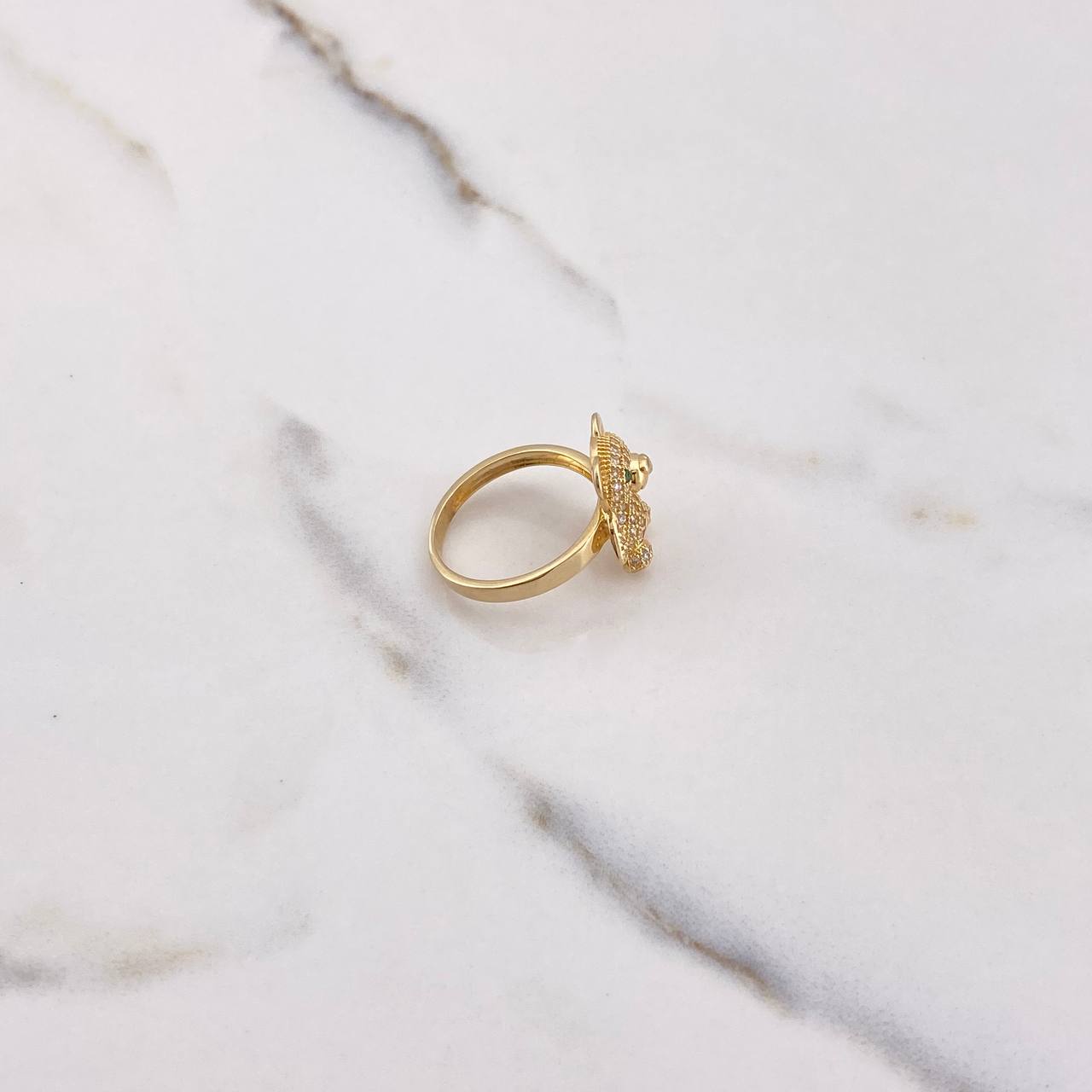 Anillo Oso 3.6gr / T5 1/2 / Circones Blancos Verdes Oro Amarillo $