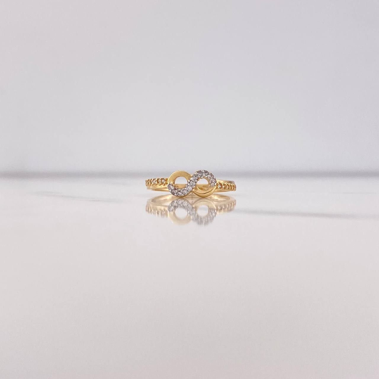 Anillo Infinito Churumbela 1.6gr / T5 1/2 / Circones Blancos Oro Amarillo $