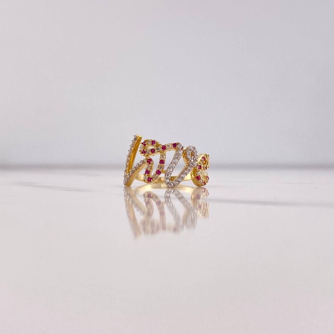 Anillo Love 3.1gr / T6 1/2 / Circones Blancos Fucsias Oro Amarillo $