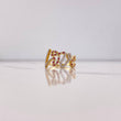 Anillo Love 3.1gr / T6 1/2 / Circones Blancos Fucsias Oro Amarillo $